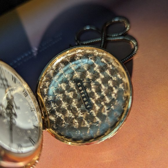 U.S Commemorative Pocket Watch Statue of Liberty Gold Tone New Battery 1883-1983 - Picture 3 of 5